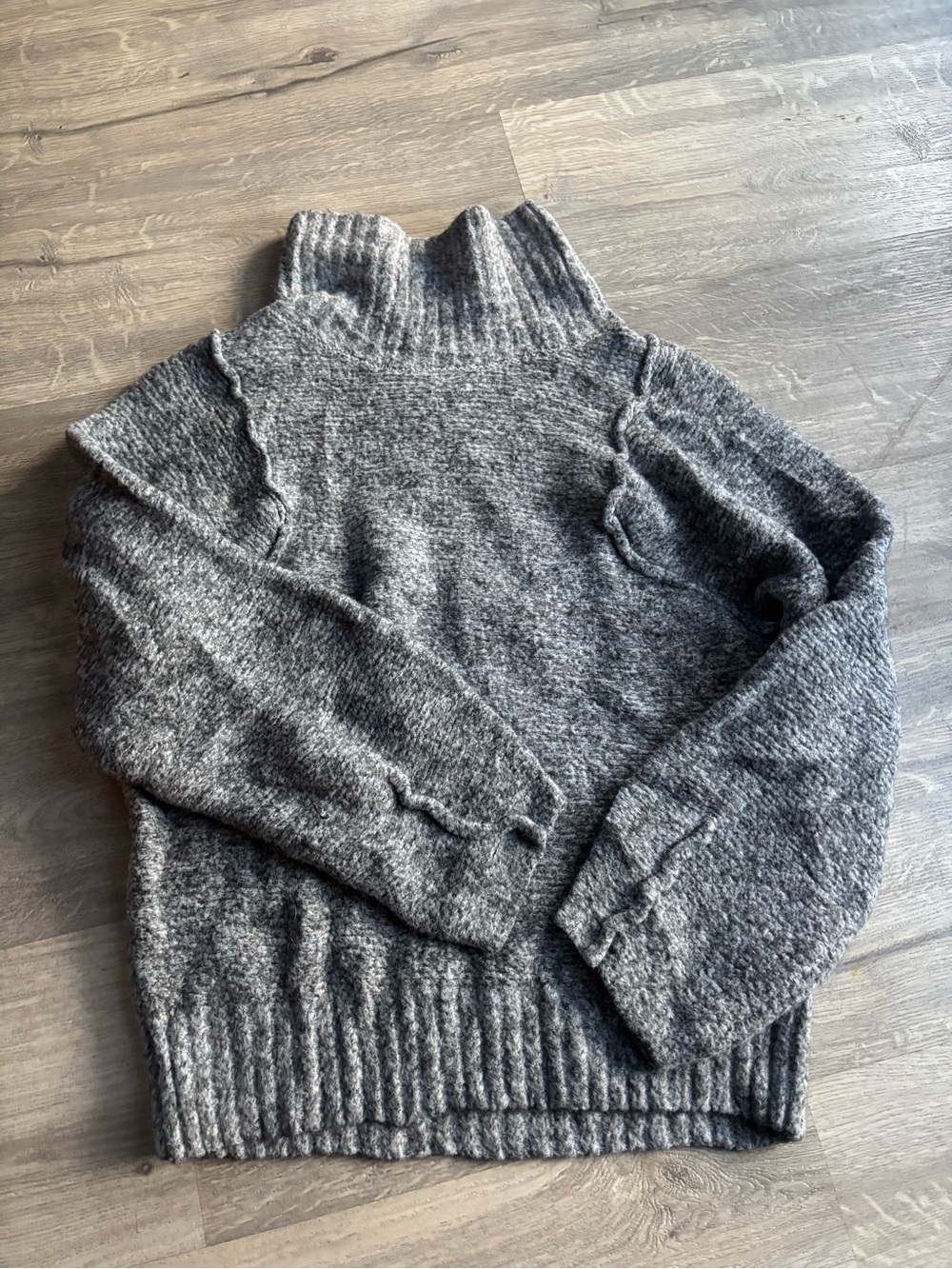 Universal Thread Gray Mock Neck Sweater size small